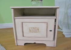 how do you antique furniture with paint